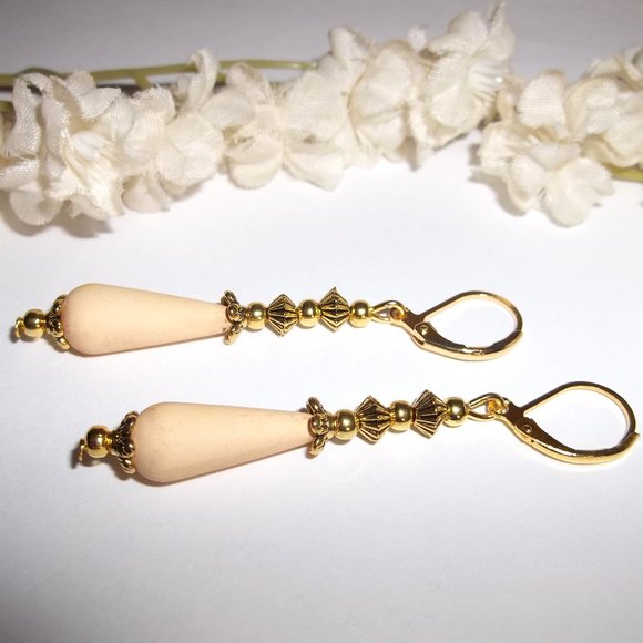 Earrings, Dangle Earring, Drop Earring, Earring Set, Cream Wood and Gold C359 - Picture 4 of 6